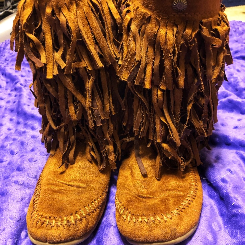 Mudd fringe boots